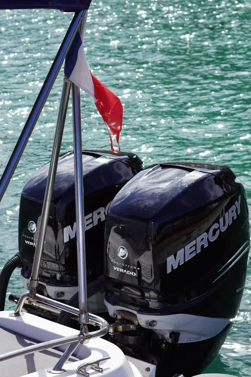 SAC 10 — double moteur Mercury Verado FourStroke, location bateau Cannes Vieux-Port